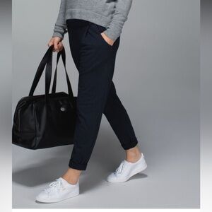 Lululemon Stress Less Pant in Dark Blue Sz 4